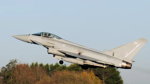 ระทึก เครื่องบินขับไล่อังกฤษ เยอรมนี สกัดเครื่องบินรัสเซีย เข้าใกล้เอสโตเนีย