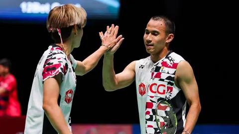 35 นาทีปิดจ๊อบ "บาส-ปอป้อ" ขยี้คู่จากอินโดนีเซีย 2-0 ลอยลำรอบก่อนรองฯ ขนไก่ "ออลอิงแลนด์ฯ"