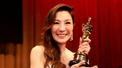 ความภูมิใจของมนุษย์ป้า "มิเชล โหย่ว" ถึงซือเจ๊ทุกคน! ไม่มีใครแก่เกินจะเฉิดฉาย