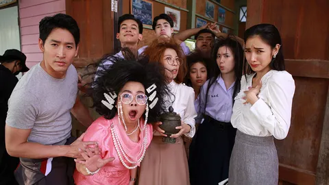 ครูเพ็ญศรีกับเลดี้ปอบ EP.3 ภารกิจขนหัวลุก ตุ๊กกี้ แท็กทีมแก๊งลูกศิษย์ เปิดโปง แพท