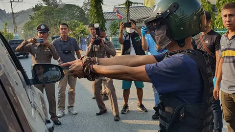 บุกรวบ ร.ท. หน่วยรบพิเศษ รัวยิง 15 นัด ดับพนักงานส่งของ รับสางปมแค้น (คลิป)