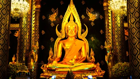 คาถาบูชาพระพุทธชินราช ขอพรเสริมมงคล ชีวิตรุ่งเรืองไม่ตกอับ