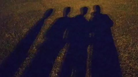 คดีหนึ่งหญิงสามชาย