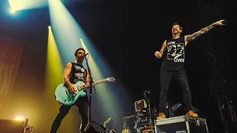 7 ปีที่รอคอยคอนเสิร์ต "ซิมเพิล แพลน" ขนเพลงฮิตเสิร์ฟแฟนไทยนันสต็อปไม่มีพัก