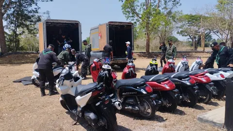 กกล.บูรพา สกัดจับแก๊งโจรกรรม จยย. คาแนวชายแดน ขณะนำส่งขายเขมร 14 คัน