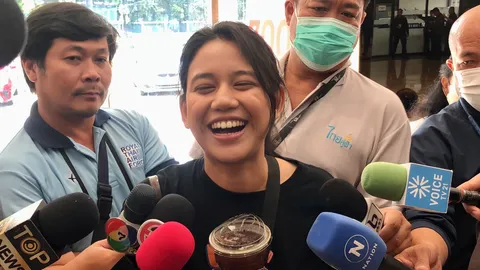 เลือกตั้ง 2566 : "มายด์ ภัสราวลี" โผล่ พปชร. บอก มาทำข่าว เตรียมยิงคำถาม "ลุงป้อม" (คลิป)