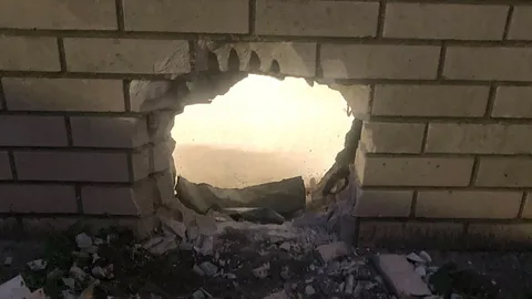 สุดอึ้ง 2 นักโทษในสหรัฐฯ 'มาเหนือเมฆ' ใช้แปรงสีฟันแงะกำแพง แหกคุก