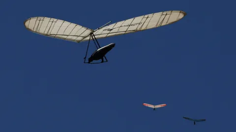 มาเหนือเมฆ ผู้อพยพคิวบาลักลอบเข้าสหรัฐฯ ด้วยเครื่องร่อน