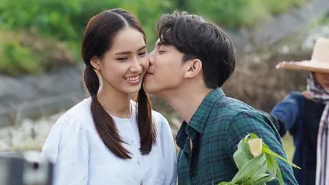 “เบิ้ล ปทุมราช” เปิดมิวสิคัลกลางไร่อ้อย ร้องเพลงจีบ “ใบหม่อน” ใน เพลงรัก รอยแค้น