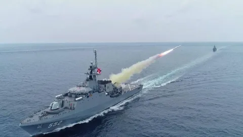 ชม เรือหลวงประจวบคีรีขันธ์ เรือตรวจการณ์ไกลฝั่ง OPV ยิงจรวดนำวิถีปราบเรือผิวน้ำ Harpoon