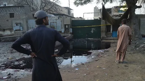 สุดสลด ฝูงชนปากีสถานแห่รอรับอาหารการกุศล เหยียบกันตาย 13 ศพ