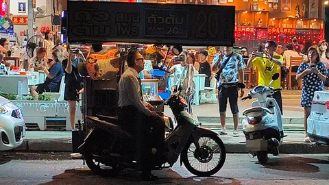 ลุงขายถั่ว หน้าคล้าย "ชูวิทย์" เพิ่งรู้ตัวว่าเหมือน หลังลูกค้าทัก