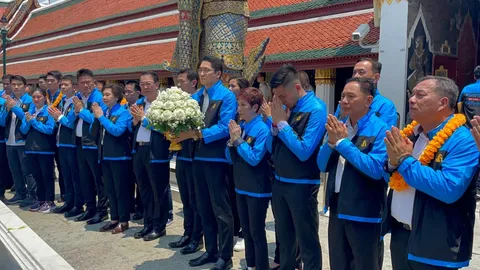 เลือกตั้ง 66 : “องอาจ” ฟุ้ง ปชป.พร้อมเป็นรัฐบาล-“เดียร์” ปูพรม "รถโชว์โพลิซี"