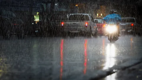 เตือนไทยตอนบน รับมือ "พายุฤดูร้อน" ฝนถล่ม ลมแรง 6-9 เม.ย. 66