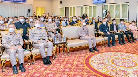 ผบ.ทร. ร่วมฟังเสวนาวันสิ้น 100 ปีเสด็จเตี่ย การปรับตัวโลกในปัจจุบัน