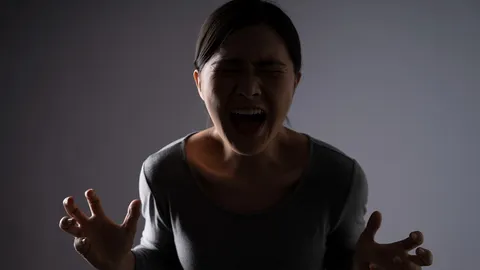 แคร์คนอื่นมากไป เปิดอาการแพนิก กลัวคนรังเกียจ พร้อมวิธีแก้ไข   