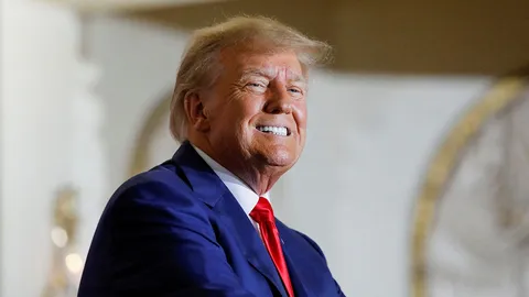 ศาลสั่ง ดาราหนังโป๊ ชดใช้ "ทรัมป์" 