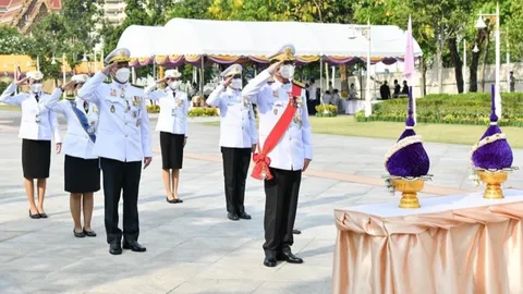 นายกฯ วางพานพุ่มดอกไม้ เนื่องในวันที่ระลึก "มหาจักรี" ประจำปี 2566