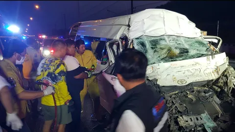 รถตู้เสยท้ายรถพ่วงบนมอเตอร์เวย์ เสียขีวิต 4 บาดเจ็บ 9 คนขับตายด้วย