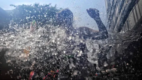 ทนายรัชพล เตือนสาดน้ำใส่คนไม่เล่นสงกรานต์ มีความผิด เสี่ยงติดคุก