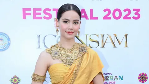 “ญาญ่า” สวยสะกด! สวมร่าง “นางสงกรานต์” ครั้งแรก เซฟโมเมนต์โดน “ณเดชน์” จุ๊บไหล่ไว้แล้ว