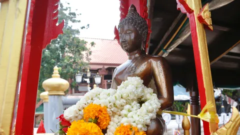 งาน Water Festival 2023 เริ่มแล้ว ประเดิมกิจกรรมแรกแห่พระพุทธรูปทางน้ำ