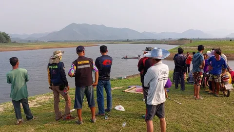 เรือเหล็กบรรทุกหนักเกิน ล่มที่ท้ายอ่างเก็บน้ำเขื่อนปราณบุรี จมตายรวม 3 ศพ