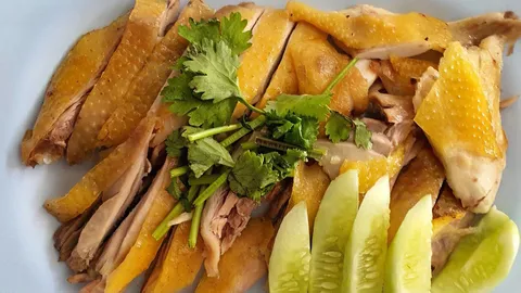 "ไก่หุบบอน" อร่อยสู้ฟัน เมนูสบายกระเป๋า @บ้านบึง ชลบุรี