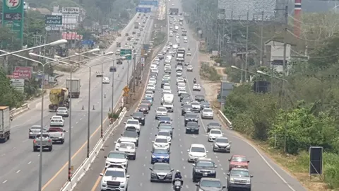 คนแห่กลับกรุง "สระบุรี-นครสวรรค์" เริ่มติดหนัก ตร.ปรับแผนรับรถกลับกรุง (คลิป)