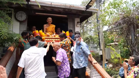 สรงน้ำ "หลวงพ่อเนื่องจำลอง" ไม่พลาดได้เลขเด็ด งวด 16/4/66 ติดมือ