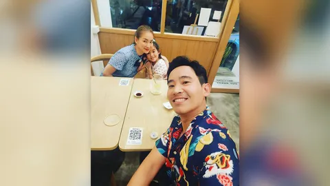 ต่าย ชุติมา ทานข้าวพร้อมหน้า ทิม พิธา และลูกสาว ใส่แคปชั่นให้กำลังใจ