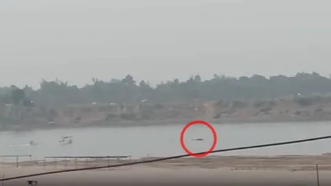 หนุ่ม 39 บินพารามอเตอร์ ดิ่งกลางน้ำโขง-กระแทกดับสลด (คลิป)