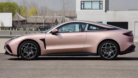 โผล่ในเซี่ยงไฮ้ออโต้โชว์ รถยนต์ไฟฟ้า NETA GT สปอร์ตคูเป้ มอเตอร์คู่ วิ่งไกล 580 กิโลเมตร 