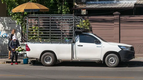 กทม.เอาผิดรถขายของเร่ จอดทางเท้า, จอดริมถนน