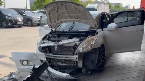 รถเก๋งแอร์ไม่เย็น พัดลมไม่หมุน ยังไม่ทันซ่อม ระเบิดบึมหน้าอู่ (คลิป)