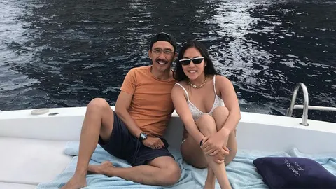 เสธ.ดอลลาร์ โพสต์ซึ้งถึงคุณหญิงแมงมุม แต่งงาน 11 ปี รักมากขึ้นทุกวัน