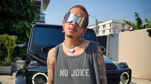 แจ๊ส ชวนชื่น โพสต์ไม่ใช่ตัวตลกของใคร หลังเจอคนปาน้ำแข็งใส่กลางเวที (คลิป)