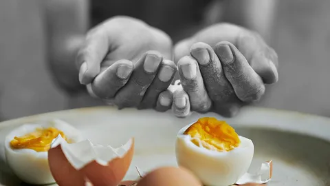 ดับฝันโลกสวย ดราม่าไข่ต้ม เด็กยากจน ขาดสารอาหาร กินบะหมี่สำเร็จรูปจนตัวซีด 