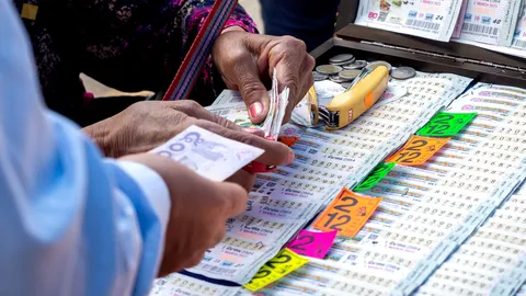 ดวงชะตาฟ้าเปิด 2 ราศี มีเกณฑ์ถูกหวย รับโชคใหญ่ ในเดือน พ.ค.