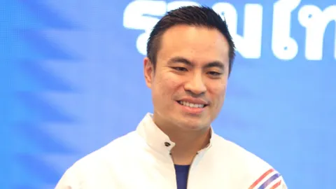 “เอกนัฏ” ซัด “เงินหมื่นดิจิทัล” ทำสังคมสับสน ชัด ”บัตรลุงตู่” ให้มากกว่า