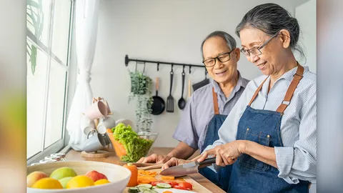 รู้จัก HMB สารอาหารสำคัญของกล้ามเนื้อในผู้สูงอายุ