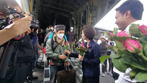 นศ.ไทย 62 คนกลับถึงปัตตานี ขอบคุณรัฐบาลไทย-ซาอุฯ ช่วยพากลับบ้าน