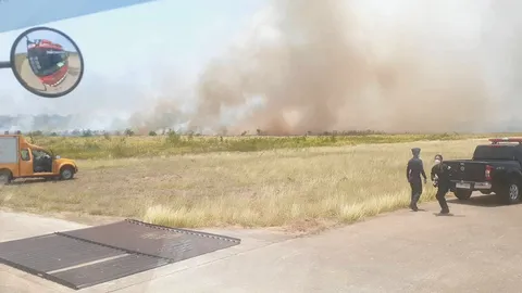 ตกไฟลุกท่วม เครื่องบินฝึกทัพฟ้า ที่กำแพงแสน ครูดับศิษย์เจ็บ