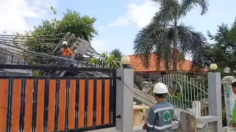 พายุพัดถล่มลพบุรี ทำเสาไฟฟ้าหักกว่า 50 ต้น ต้นไม้โค่นป้ายโฆษณาล้มทับคนเจ็บ