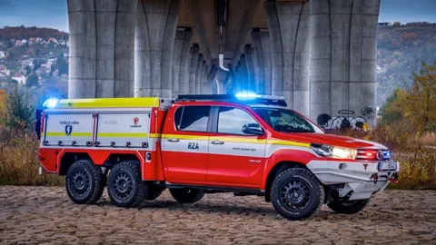 ผู้พิชิตเพลิงไหม้รถยนต์ไฟฟ้า Toyota Hilux REVO Hiload 6x6