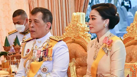 ในหลวง-สมเด็จพระราชินี เสด็จเยือนสหราชอาณาจักร