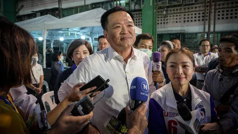 เลือกตั้ง 66 : “อนุทิน” บอก เข้าใจบทบาท “ชูวิทย์” ชี้ แค่ละครการเมือง 