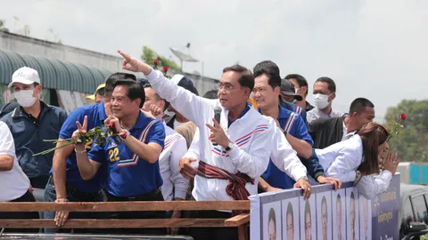 เลือกตั้ง 66 : “บิ๊กตู่” ไปพุนพิน ลั่นเลือกรวมไทยสร้างชาติ ประเทศสงบแน่นอน