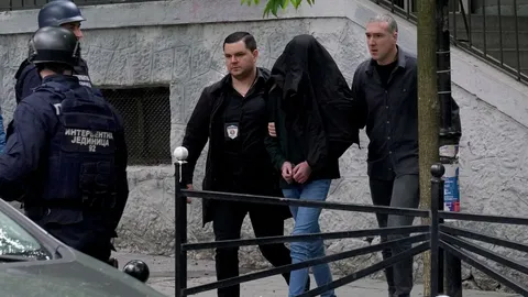 ช็อก เด็กวัย 14 ปี บุกกราดยิงที่ร.ร.ประถมในเซอร์เบีย ตาย 9 ศพ 