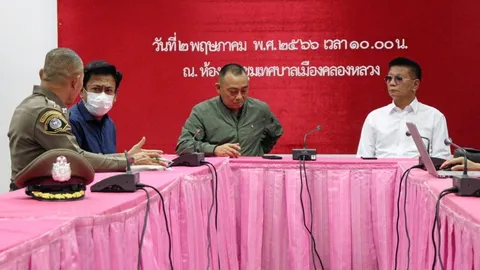 จับ "เอกพจน์ วงศ์นาค" อดีตลูกทุ่งดัง เป็นนายกเล็ก "รีดเงิน" ใต้โต๊ะ